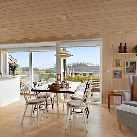 Stunning In Haarby With Kitchen بيت للعطل