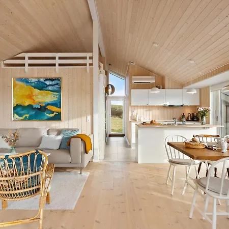 Stunning In Haarby With Kitchen بيت للعطل *