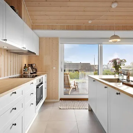 Stunning In Haarby With Kitchen بيت للعطل Hårby